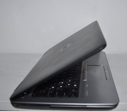 Ультрабук Б-клас HP ProBook 645 G2 / 14" (1366x768) TN / AMD Pro A10-8700B (4 ядра по 1.8 - 3.2 GHz) / 8 GB DDR3 / 128 GB SSD / AMD Radeon R6 Graphics / WebCam / DVD-ROM / BIOS PASSWORD BOOT / АКБ NEW