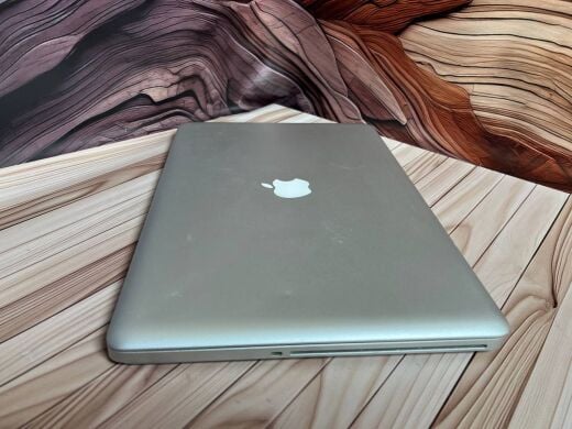 Ноутбук Б-клас Apple MacBook Pro 15 A1286 2012 / 15.4" (1440x900) TN / Intel Core i7-3720QM (4 (8) ядра по 2.6 - 3.6 GHz) / 8 GB DDR3 / 750 GB HDD / nVidia GeForce GT 650M, 1 GB GDDR3, 128-bit / WebCam / MacOS