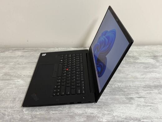 Ігровий ультрабук Б-клас Lenovo ThinkPad X1 Extreme Gen 3 / 15.6" (1920x1080) IPS / Intel Core i7-10850H (6 (12) ядер по 2.7 - 5.1 GHz) / 32 GB DDR4 / 512 GB SSD / nVidia GeForce GTX 1650 Max-Q, 4 GB GDDR6, 128-bit / WebCam / Win 11 Pro