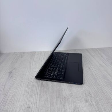 Игровой ноутбук Origin Evo-15S P950HR-U / 15.6" (3840x2160) IPS / Intel Core i7-7700HQ (4 (8) ядра по 2.8 - 3.8 GHz) / 16 GB DDR4 / 500 GB SSD / nVidia GeForce GTX 1070 Max-Q, 8 GB GDDR5, 256-bit / WebCam