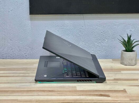 Ігровий ноутбук Asus ROG Strix G17 G712L / 17.3" (1920x1080) IPS / Intel Core i7-10750H (6 (12) ядер по 2.6 - 5.0 GHz) / 16 GB DDR4 / 1000 GB SSD / nVidia GeForce RTX 2070, 8 GB GDDR6, 256-bit / Win 11 Home