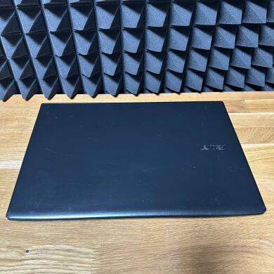 Ноутбук Б-клас Acer Aspire E5-575 / 15.6" (1920x1080) TN / Intel Core i3-6100U (2 (4) ядра по 2.3 GHz) / 8 GB DDR4 / 128 GB SSD / Intel HD Graphics 520 / WebCam / Win 10