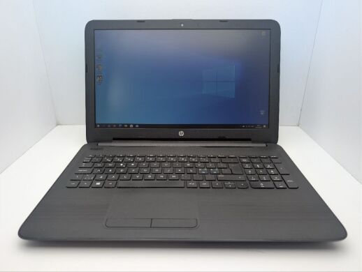 Ноутбук HP Pavillion 15 / 15.6" (1920x1080) TN / Intel Celeron N3060 (2 ядра по 1.6 - 2.4 GHz) / 8 GB DDR3 / 120 GB SSD / Intel Graphics / WebCam