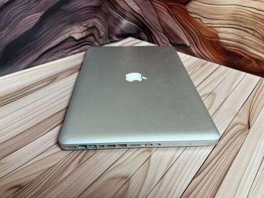 Ноутбук Б-клас Apple MacBook Pro 15 A1286 2012 / 15.4" (1440x900) TN / Intel Core i7-3720QM (4 (8) ядра по 2.6 - 3.6 GHz) / 8 GB DDR3 / 750 GB HDD / nVidia GeForce GT 650M, 1 GB GDDR3, 128-bit / WebCam / MacOS