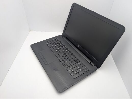 Ноутбук HP Pavillion 15 / 15.6" (1920x1080) TN / Intel Celeron N3060 (2 ядра по 1.6 - 2.4 GHz) / 8 GB DDR3 / 120 GB SSD / Intel Graphics / WebCam