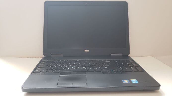 Ноутбук Б-клас Dell Latitude E5540 / 15.6" (1920x1080) TN / Intel Core i7-4600U (2 (4) ядра по 2.1 - 3.3 GHz) / 8 GB DDR3 / 200 GB SSD + 500 GB HDD / nVidia GeForce GT 720M, 2 GB GDDR3, 64-bit / WebCam / DVD-ROM