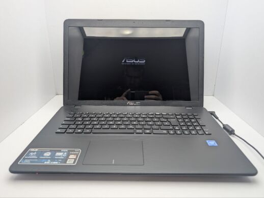 Ноутбук Asus R752N / 17.3" (1600x900) TN / Intel Celeron N3350 (2 ядра по 1.1 - 2.4 GHz) / 8 GB DDR3 / 120 GB SSD / Intel HD Graphics 500 / WebCam / DVD-ROM