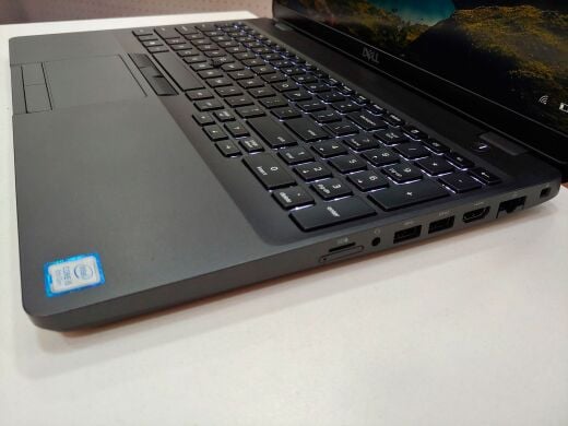 Ноутбук Dell Latitude 5500 / 15.6" (1920x1080) Full HD IPS / Intel Core i5-8265U (4 ( 8 ) ядра по 1.6GHz - 3.9GHz) / 8 GB DDR4 / 256 GB SSD M.2 NVMe / Intel UHD Graphics 620 Ноутбук Dell Latitude 5500 / 15.6" (1920x1080) Full HD IPS / Intel Core i5-8265U (4 ( 8 ) ядра по 1.6GHz - 3.9GHz) / 8 GB DDR4 / 256 GB SSD M.2 NVMe / Intel UHD Graphics 620