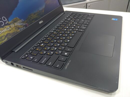 Ноутбук Dell Latitude 3550 / Intel Core i5-5200U (2 (4) ядра по 2.2 - 2.7 GHz) / 8 GB DDR3 / 240 GB SSD / WebCam