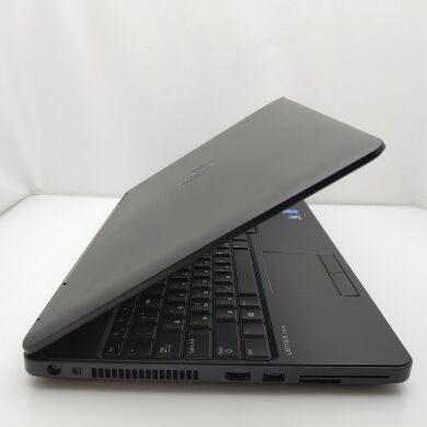 Игровой ноутбук Dell Latitude E5540 / 15.6" (1366x768) TN / Intel Core i5-4300U (2 (4) ядра по 1.9 - 2.9 GHz) / 8 GB DDR3 / 500 GB HDD / nVidia GeForce GT 720M, 2 GB DDR3, 64-bit / WebCam / DVD-ROM
