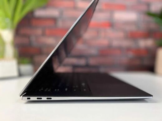 Игровой ноутбук Dell Precision 5560 / 15.6" (1920x1080) IPS / Intel Core i9-11950H (8 (16) ядeр по 2.6 - 5.0 GHz) / 32 GB DDR4 / 1000 GB SSD M.2 / nVidia RTX A2000, 4 GB GDDR6, 128-bit / WebCam / Win 10 Pro + беспроводная мышь Игровой ноутбук Dell Precision 5560 / 15.6" (1920x1080) IPS / Intel Core i9-11950H (8 (16) ядeр по 2.6 - 5.0 GHz) / 32 GB DDR4 / 1000 GB SSD M.2 / nVidia RTX A2000, 4 GB GDDR6, 128-bit / WebCam / Win 10 Pro + беспроводная мышь