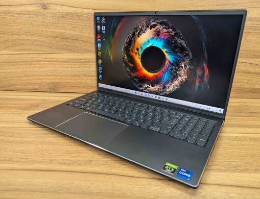 Ігровий ноутбук Dell Vostro 15 7510 / 15.6" (1920x1080) IPS / Intel Core i7-11800H (8 (16) ядер по 2.3 - 4.6 GHz) / 16 GB DDR4 / 512 GB SSD / nVidia GeForce RTX 3050 Ti, 4 GB GDDR6, 128-bit / WebCam / Fingerprint / Windows 11