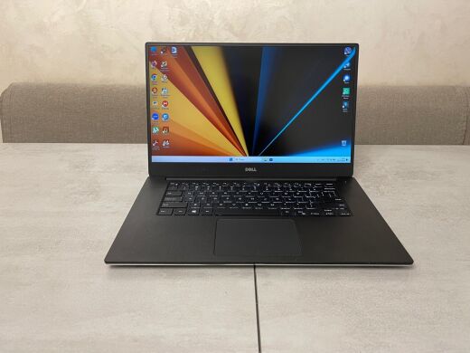 Ігровий ноутбук Dell XPS 15 9550 / 15.6" (1920x1080) IPS / Intel Core i7-6700HQ (4 (8) ядра по 2.6 - 3.5 GHz) / 16 GB DDR4 / 256 GB SSD M.2 / nVidia GeForce GTX 960, 2 GB GDDR5, 128-bit / WebCam / HDMI