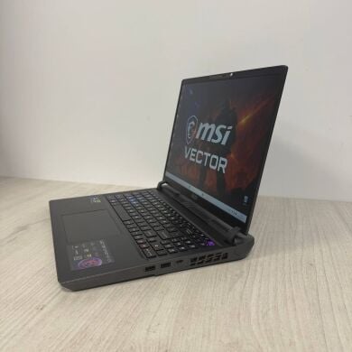Ігровий ноутбук MSI Vector GP68HX 12VH / 16" (1920x1200) IPS / Intel Core i9-12900HX (16 (24) ядер по 3.6 - 5.0 GHz) / 16 GB DDR5 / 1000 GB SSD NVMe / nVidia GeForce RTX 4080, 12 GB GDDR6, 192-bit / WebCam