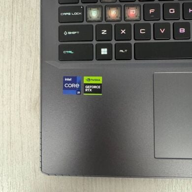 Ігровий ноутбук MSI Vector GP68HX 12VH / 16" (1920x1200) IPS / Intel Core i9-12900HX (16 (24) ядер по 3.6 - 5.0 GHz) / 16 GB DDR5 / 1000 GB SSD NVMe / nVidia GeForce RTX 4080, 12 GB GDDR6, 192-bit / WebCam