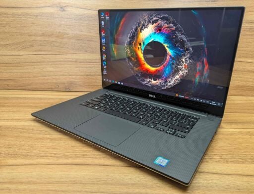 Мобильная рабочая станция Б-класс Dell Precision 5520 / 15.6" (3840x2160) IPS Touch / Intel Core i7-7820HQ (4 (8) ядра по 2.9 - 3.9 GHz) / 16 GB DDR4 / 480 GB SSD / nVidia Quadro M1200, 4 GB GDDR5, 128-bit / HDMI / Windows 10