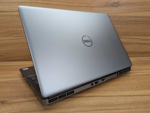 Мобильная рабочая станция Dell Precision 7550 / 15.6" (1920x1080) IPS / Intel Core i7-10850H (6 (12) ядер по 2.7 - 5.1 GHz) / 32 GB DDR4 / 512 GB SSD / nVidia Quadro T2000, 4 GB GDDR5, 128-bit / Windows 10