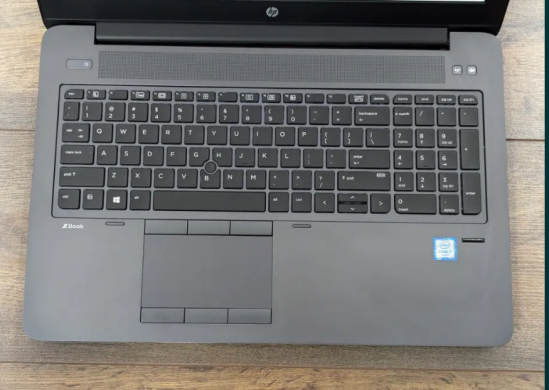 Мобільна робоча станція HP ZBook 15 G3 / 15.6" (1920x1080) TN / Intel Core i7-6700HQ (4 (8) ядра по 2.6 - 3.5 GHz) / 16 GB DDR4 / 256 GB SSD / nVidia Quadro M1000M, 2 GB GDDR5, 128-bit / WebCam