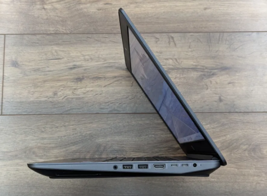 Мобільна робоча станція HP ZBook 15 G3 / 15.6" (1920x1080) TN / Intel Core i7-6700HQ (4 (8) ядра по 2.6 - 3.5 GHz) / 16 GB DDR4 / 256 GB SSD / nVidia Quadro M1000M, 2 GB GDDR5, 128-bit / WebCam