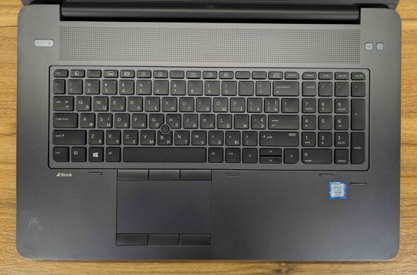 Мобільна робоча станція HP zBook 17 G4 / 17.3" (1920x1080) IPS / Intel Xeon E3-1535M v6 (4 (8) ядра по 3.1 - 4.2 GHz) / 32 GB DDR4 / 500 GB SSD / nVidia Quadro P4000, 8 GB GDDR5, 256-bit / WebCam / TouchID / Windows 10