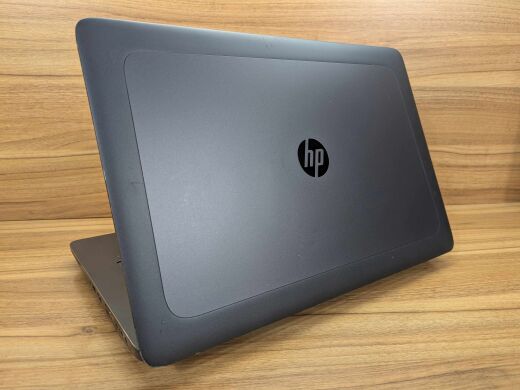 Мобільна робоча станція HP zBook 17 G4 / 17.3" (1920x1080) IPS / Intel Xeon E3-1535M v6 (4 (8) ядра по 3.1 - 4.2 GHz) / 32 GB DDR4 / 500 GB SSD / nVidia Quadro P4000, 8 GB GDDR5, 256-bit / WebCam / TouchID / Windows 10