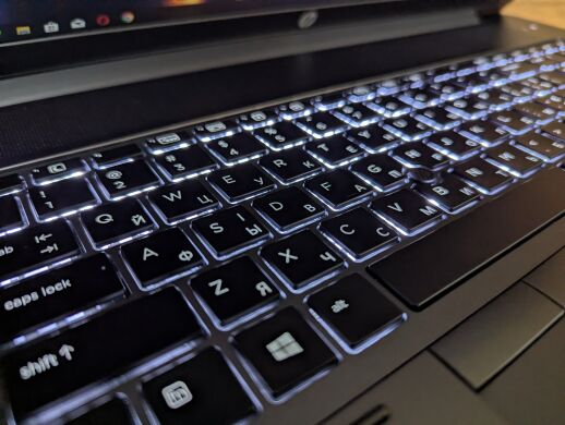 Мобільна робоча станція HP zBook 17 G4 / 17.3" (1920x1080) IPS / Intel Xeon E3-1535M v6 (4 (8) ядра по 3.1 - 4.2 GHz) / 32 GB DDR4 / 500 GB SSD / nVidia Quadro P4000, 8 GB GDDR5, 256-bit / WebCam / TouchID / Windows 10