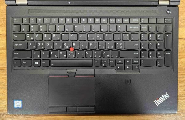 Мобильная рабочая станция Lenovo ThinkPad P52 / 15.6" (1920x1080) IPS / Intel Xeon E-2176M (6 (12) ядер по 2.7 - 4.4 GHz) / 32 GB DDR4 / 512 GB SSD / nVidia Quadro P2000, 4 GB GDDR5, 128-bit / TouchID / WebCam / Windows 10