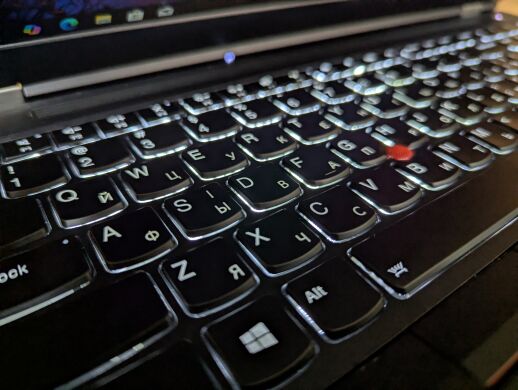 Мобильная рабочая станция Lenovo ThinkPad P52 / 15.6" (1920x1080) IPS / Intel Xeon E-2176M (6 (12) ядер по 2.7 - 4.4 GHz) / 32 GB DDR4 / 512 GB SSD / nVidia Quadro P2000, 4 GB GDDR5, 128-bit / TouchID / WebCam / Windows 10