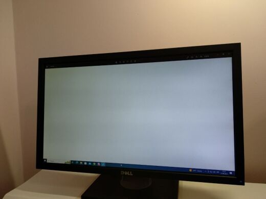 Монітор Dell Professional P2311H / 23" (1920x1080) TN / DVI, VGA, USB / VESA 100x100