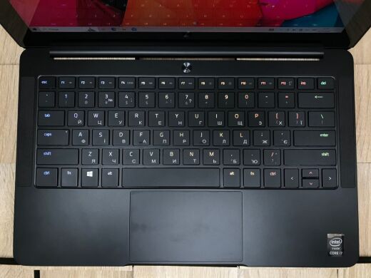Нетбук Б-класс Razer Blade Stealth RZ09-01682E22 / 12.5" (3840x2160) IPS Touch / Intel Core i7-6500U (2 (4) ядра по 2.5 - 3.1 GHz) / 8 GB DDR3 / 256 GB SSD M.2 / Intel HD Graphics 520 / WebCam / Windows 10 лицензия
