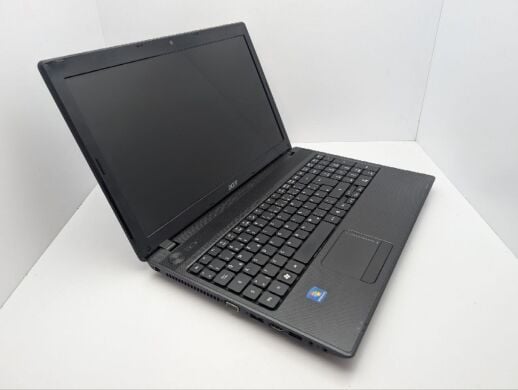 Ноутбук Acer Aspire 5742G / 15.6" (1366x768) TN / Intel Core i5-450M (2 (4) ядра по 2.4 - 2.6 GHz) / 6 GB DDR3 / 500 GB HDD / nVidia GeForce GT 540M, 1 GB GDDR3, 128-bit / WebCam / DVD-ROM