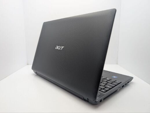 Ноутбук Acer Aspire 5742G / 15.6" (1366x768) TN / Intel Core i5-450M (2 (4) ядра по 2.4 - 2.6 GHz) / 6 GB DDR3 / 500 GB HDD / nVidia GeForce GT 540M, 1 GB GDDR3, 128-bit / WebCam / DVD-ROM