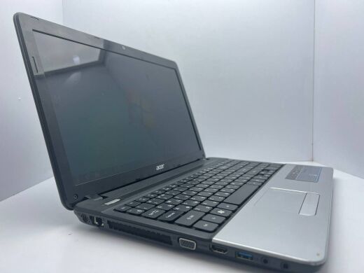 Ноутбук Acer Aspire E1-521 / 15.6" (1366x768) TN / AMD E2-1800 (2 ядра по 1.7 GHz) / 4 GB DDR3 / 320 GB HDD / AMD Radeon HD 7340 / WebCam