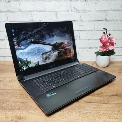 Ноутбук Asus N73S / 17.3" (1920x1080) TN / Intel Core i7-2630QM (4 (8) ядра по 2.0 - 2.9 GHz) / 20 GB DDR3 / 512 GB SSD / nVidia GeForce GT 520M, 1 GB GDDR3, 64-bit / WebCam