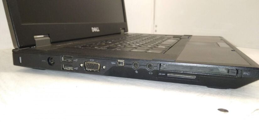 Ноутбук Б-клас Dell Latitude E5510 / 15.6" (1600x900) TN / Intel Core i5-520M (2 (4) ядра по 2.4 - 2.93 GHz) / 4 GB DDR3 / 320 GB HDD / Intel HD Graphics / DVD-ROM / Без АКБ