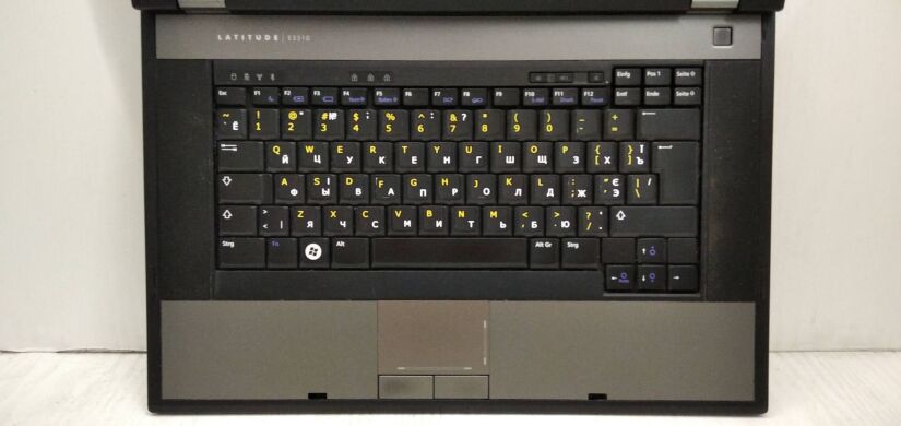 Ноутбук Б-клас Dell Latitude E5510 / 15.6" (1600x900) TN / Intel Core i5-520M (2 (4) ядра по 2.4 - 2.93 GHz) / 4 GB DDR3 / 320 GB HDD / Intel HD Graphics / DVD-ROM / Без АКБ