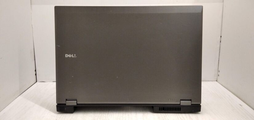 Ноутбук Б-клас Dell Latitude E5510 / 15.6" (1600x900) TN / Intel Core i5-520M (2 (4) ядра по 2.4 - 2.93 GHz) / 4 GB DDR3 / 320 GB HDD / Intel HD Graphics / DVD-ROM / Без АКБ