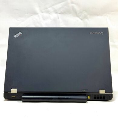 Ноутбук Б-класс Lenovo ThinkPad T520 / 15.6" (1920x1080) TN / Intel Core i7-2670QM (4 (8) ядра по 2.2 - 3.1 GHz) / 8 GB DDR3 / 500 GB HDD / nVidia NVS 4200M, 1 GB GDDR3, 64-bit / WebCam / DVD-ROM / Windows 10 Pro