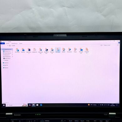 Ноутбук Б-класс Lenovo ThinkPad T520 / 15.6" (1920x1080) TN / Intel Core i7-2670QM (4 (8) ядра по 2.2 - 3.1 GHz) / 8 GB DDR3 / 500 GB HDD / nVidia NVS 4200M, 1 GB GDDR3, 64-bit / WebCam / DVD-ROM / Windows 10 Pro