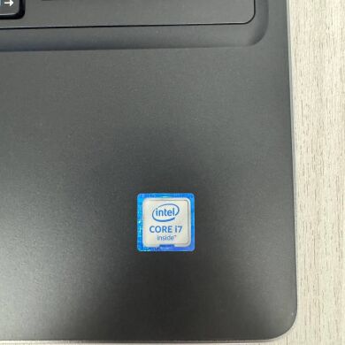 Робоча станція Dell Precision 7510 / 15.6" (1920x1080) IPS / Intel Core i7-6820HQ (4 (8) ядра по 2.7 - 3.6 GHz) / 16 GB DDR4 / 256 GB SSD / nVidia Quadro M1000M, 2 GB GDDR5, 128-bit / WebCam