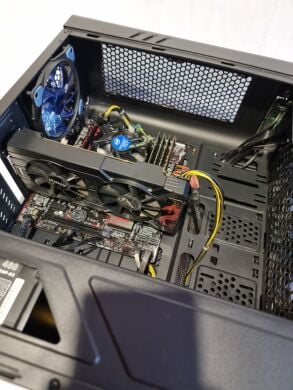 Игровой ПК GameMax StarLight B-FRGB / Intel Core i5-6400 (4 ядра по 2.7 - 3.3 GHz) / 16 GB DDR4 / 256 GB SSD + 1000 GB HDD / AMD Radeon RX 470, 4 GB GDDR5, 256-bit / 460W
