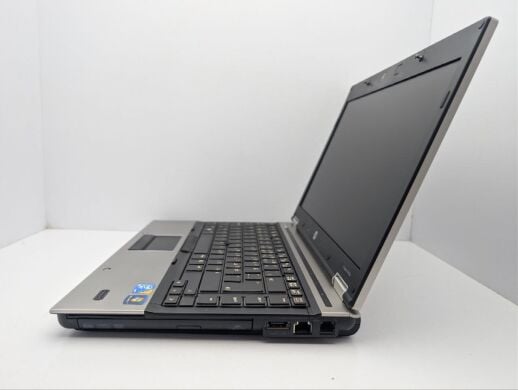 Ноутбук HP EliteBook 8440p / 14" (1366x768) TN / Intel Core i5-520M (2 (4) ядра по 2.4 - 2.93 GHz) / 8 GB DDR3 / 320 GB HDD / Intel HD Graphics / WebCam / DVD-ROM / АКБ не держит