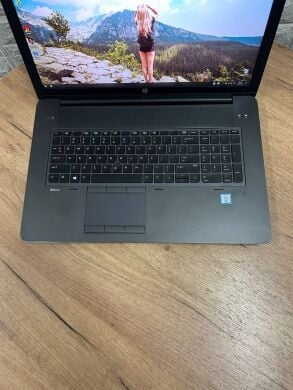Мобільна робоча станція HP Zbook 17 G3 / 17.3" (1920x1080) IPS / Intel Core i7-6820HQ (4 (8) ядра по 2.7 - 3.6 GHz) / 8 GB DDR4 / 512 GB SSD / nVidia Quadro M4000M, 4 GB GDDR5, 256-bit / WebCam