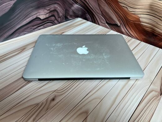 Ультрабук Б-клас Apple MacBook Pro 13 A1502 / 13.3" (2560x1600) IPS / Intel Core i7-4558U (2 (4) ядра по 2.8 - 3.3 GHz) / 16 GB DDR3 / 256 GB SSD / Intel Iris Graphics 5100 / WebCam / MacOS