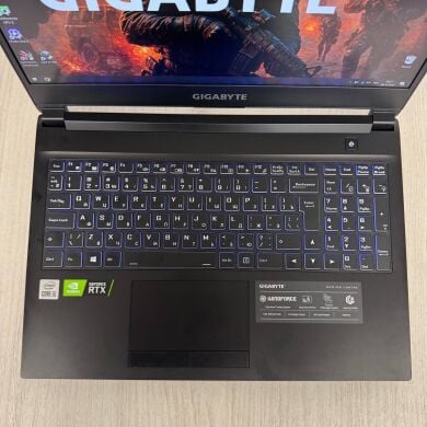 Игровой ноутбук Б-класс Gigabyte G5 KC / 15.6" (1920x1080) IPS / Intel Core i5-10500H (6 (12) ядер по 2.5 - 4.5 GHz) / 16 GB DDR4 / 512 GB SSD NVMe / nVidia GeForce RTX 3060, 6 GB GDDR6, 192-bit / WebCam