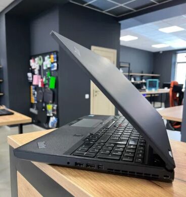 Мобільна робоча станція Lenovo ThinkPad P50 / 15.6" (1920x1080) IPS / Intel Core i7-6820HQ (4 (8) ядра по 2.7 - 3.6 GHz) / 16 GB DDR4 / 256 GB SSD / nVidia Quadro M1000M, 2 GB GDDR5, 128-bit / WebCam /Win 10 Pro