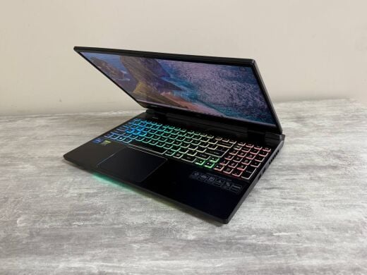 Ігровий ноутбук Acer Predator Helios 300 PH315-55 / 15.6" (1920x1080) IPS / Intel Core i7-12700H (14 (20) ядер по 3.5 - 4.7 GHz) / 16 GB DDR4 / 512 GB SSD / nVidia GeForce RTX 3060, 6 GB GDDR6, 192-bit / WebCam / Win 11