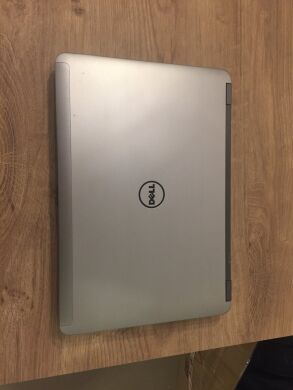 Ноутбук Dell Latitude E6440 / 14" (1366x768) TN / Intel Core i5-4310M (2 (4) ядра по 2.7 - 3.4 GHz) / 8 GB DDR3 / 120 GB SSD / Intel HD Graphics 4600 / WebCam Ноутбук Dell Latitude E6440 / 14" (1366x768) TN / Intel Core i5-4310M (2 (4) ядра по 2.7 - 3.4 GHz) / 8 GB DDR3 / 120 GB SSD / Intel HD Graphics 4600 / WebCam