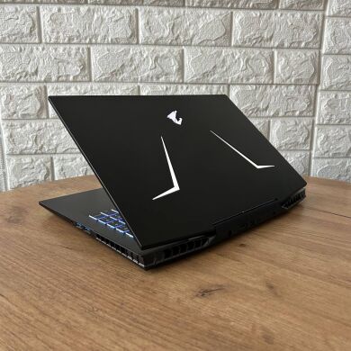 Игровой ноутбук Gigabyte Aorus 15-SA / 15.6" (1920x1080) IPS / Intel Core i7-9750H (6 (12) ядер по 2.6 - 4.5 GHz) / 16 GB DDR4 / 1000 GB SSD / nVidia GeForce GTX 1660 Ti, 6 GB GDDR6, 192-bit / WebCam