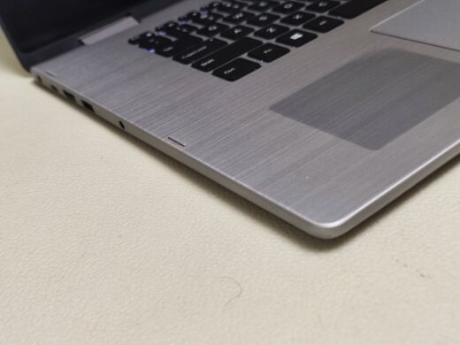 Ноутбук-трансформер Б-клас Dell Inspiron 15 7579 2-in-1 / 15.6" (1920x1080) IPS Touch / Intel Core i5-7200U (2 (4) ядра по 2.5 - 3.1 GHz) / 8 GB DDR3 / 256 GB SSD / Intel HD Graphics 620 / WebCam